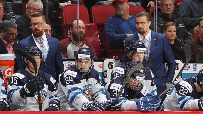 Юсси АХОКАС принял молодежную сборную Финляндии прямо по ходу турнира. Фото Официальный сайт МЧМ Юсси АХОКАС принял молодежную сборную Финляндии прямо по ходу турнира. Фото Официальный сайт МЧМ