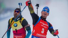 Сегодня. Оберхоф. Симон ШЕМП (№3) на финише обходит Мартена ФУРКАДА.