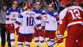 Сергей ЗБОРОВСКИЙ - крайний слева.