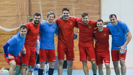 Вторник. Новогорск. Завершив подготовку к чемпионату мира, сборная России отправилась во Францию в прекрасном настроении.