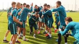 Четверг. Дубай. Тоннель для вратаря Андрея ЛУНЕВА.