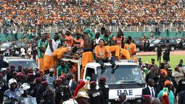 9 февраля 2015 года. Абиджан. Сборная Кот-д’Ивуара празднует победу в Кубке Африки после возращения на родину.