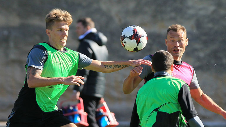 Понтус ВЕРНБЛУМ, Алексей БЕРЕЗУЦКИЙ и Алексей ИОНОВ. Фото Валентин КОБЫЩА, ПФК ЦСКА Понтус ВЕРНБЛУМ, Алексей БЕРЕЗУЦКИЙ и Алексей ИОНОВ. Фото Валентин КОБЫЩА, ПФК ЦСКА