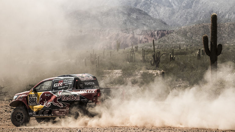 Несмотря на все сложности маршрута и неблагоприятные обстоятельства, испанец Нани Рома и южноафриканец Жиниэль де Вильерс на специально подготовленных полноприводных пикапах Toyota Hilux категории Superproduction/T1 заняли 4-е и 5-е места в абсолютном зачете. Несмотря на все сложности маршрута и неблагоприятные обстоятельства, испанец Нани Рома и южноафриканец Жиниэль де Вильерс на специально подготовленных полноприводных пикапах Toyota Hilux категории Superproduction/T1 заняли 4-е и 5-е места в абсолютном зачете.