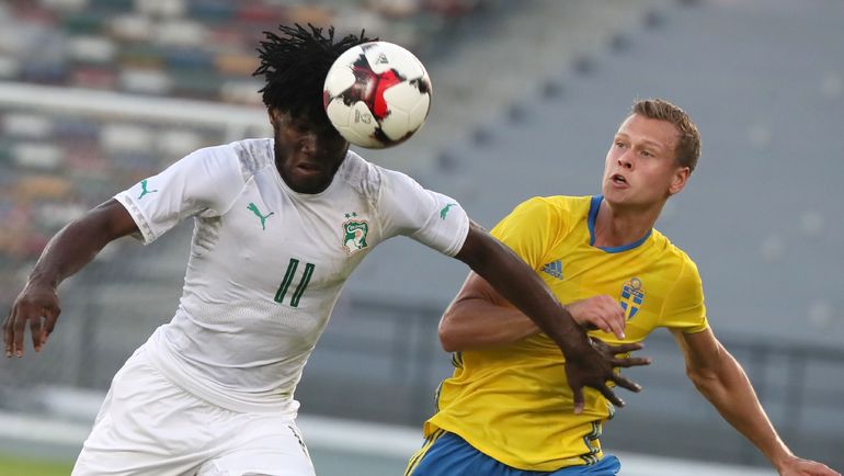 Виктор КЛАЕССОН (справа) - в игре за сборную Швеции. Фото AFP Виктор КЛАЕССОН (справа) - в игре за сборную Швеции. Фото AFP