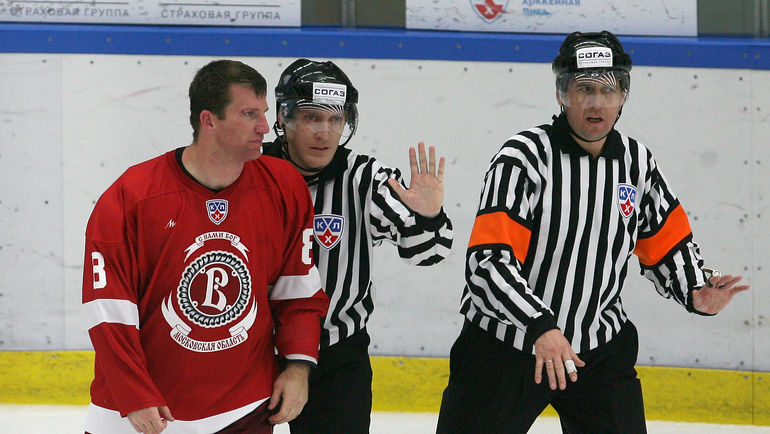 Рафаэль КАДЫРОВ (справа). Фото Татьяна ДОРОГУТИНА Рафаэль КАДЫРОВ (справа). Фото Татьяна ДОРОГУТИНА