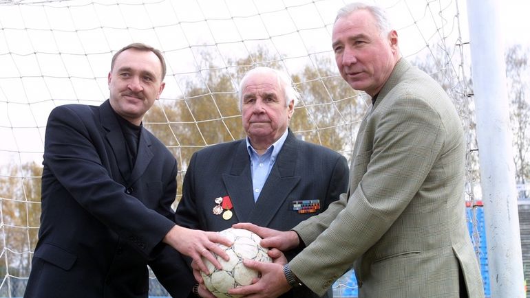 2001 год. Виктор (слева), Виктор Гаврилович и Вячеслав ЧАНОВЫ. Фото Григорий ФИЛИППОВ 2001 год. Виктор (слева), Виктор Гаврилович и Вячеслав ЧАНОВЫ. Фото Григорий ФИЛИППОВ