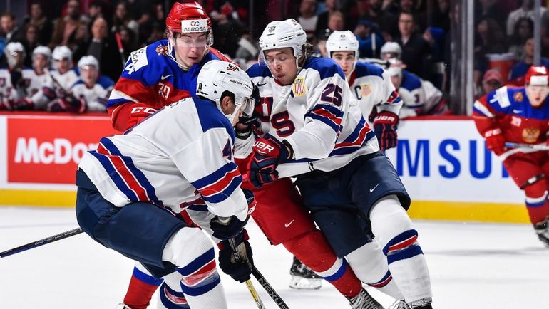 Михаил ВОРОБЬЕВ в борьбе с американцами. Фото AFP Михаил ВОРОБЬЕВ в борьбе с американцами. Фото AFP