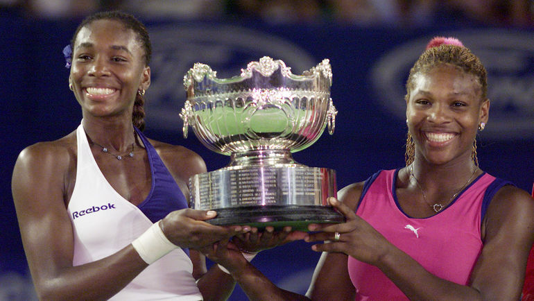 2001 год. Серена (слева) и Винус УИЛЬЯМС. Фото REUTERS 2001 год. Серена (слева) и Винус УИЛЬЯМС. Фото REUTERS