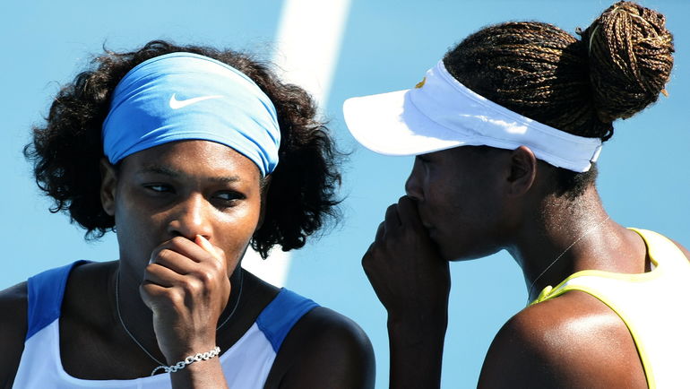 2009 год. Серена (слева) и Винус УИЛЬЯМС. Фото AFP 2009 год. Серена (слева) и Винус УИЛЬЯМС. Фото AFP
