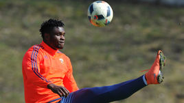 Аарон ОЛАНАРЕ.