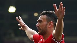 25-летний защитник Стивен КОКЕР.