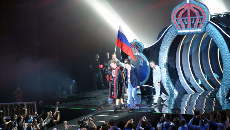 Александр ПОВЕТКИН со своей командой. Фото Татьяна ДОРОГУТИНА Александр ПОВЕТКИН со своей командой. Фото Татьяна ДОРОГУТИНА