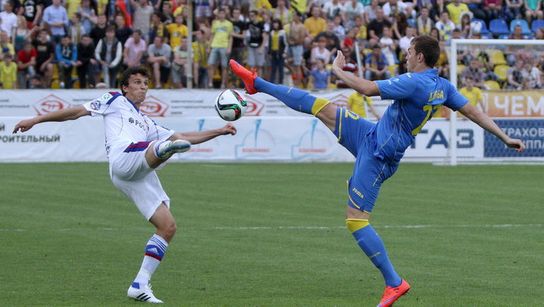 Роман ЕРЕМЕНКО и Артем ДЗЮБА. Фото Владимир ПОТЕРЯХИН Роман ЕРЕМЕНКО и Артем ДЗЮБА. Фото Владимир ПОТЕРЯХИН