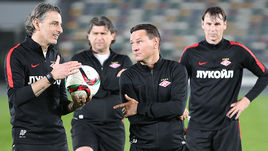 Январь 2016 года. Абу-Даби. Тренерский штаб красно-белых: Джанлука РИОММИ, Дмитрий АНАНКО, Дмитрий АЛЕНИЧЕВ и Егор ТИТОВ (слева направо).