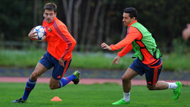 Георгий ЩЕННИКОВ и Георгий МИЛАНОВ (справа).