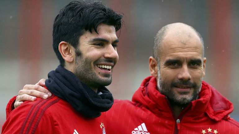 Сердар ТАСКИ (слева) и Пеп ГВАРДЬОЛА. Фото AFP Сердар ТАСКИ (слева) и Пеп ГВАРДЬОЛА. Фото AFP