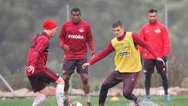 Суббота. Эстепона. Андрей ЕЩЕНКО, ФЕРНАНДУ и Роман ЗОБНИН.