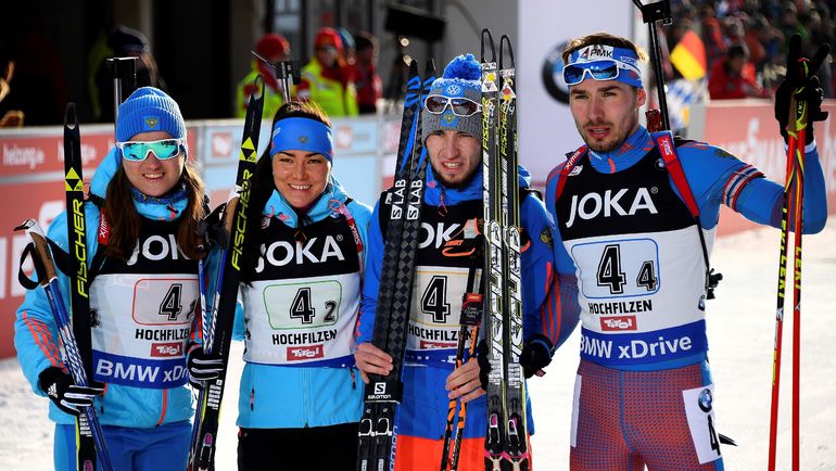 Ольга ПОДЧУФАРОВА (слева) - бронзовый призер ЧМ-2017 в смешанной эстафете. Фото AFP Ольга ПОДЧУФАРОВА (слева) - бронзовый призер ЧМ-2017 в смешанной эстафете. Фото AFP