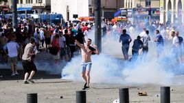 Беспорядки в Марселе, устроенные российскими и британскими фанатами во время Euro-2016.