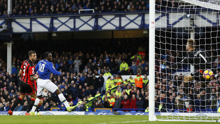 Четвертый гол Ромелу ЛУКАКУ. Фото REUTERS Четвертый гол Ромелу ЛУКАКУ. Фото REUTERS