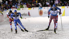 Сегодня. Лахти. Финиш Сергея УСТЮГОВА (справа) в финале: золото россиянин уступил в споре с Федерико ПЕЛЛЕГРИНО.