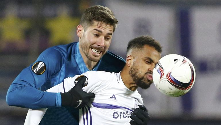 ХАВИ ГАРСИЯ (слева) и Исаак ТЕЛИН. Фото REUTERS ХАВИ ГАРСИЯ (слева) и Исаак ТЕЛИН. Фото REUTERS