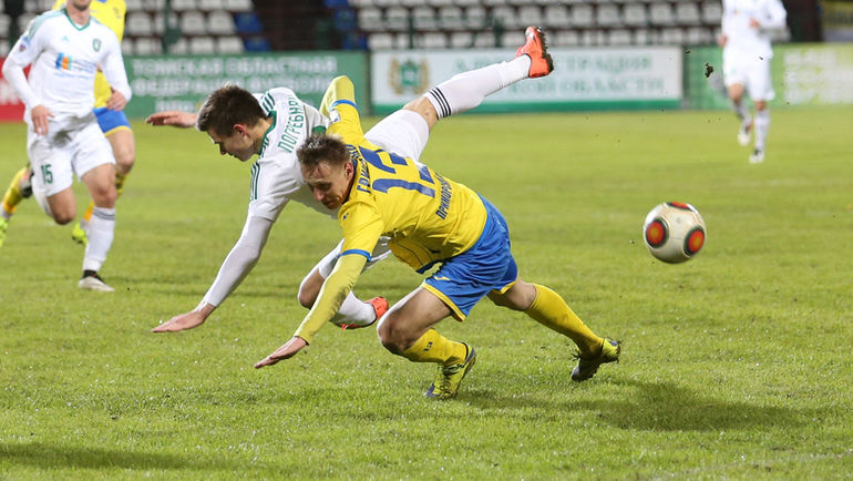 Алексей ГРИЦАЕКНО (справа, против Кирилла ПОГРЕБНЯКА). Фото Дмитрий ШУБА Алексей ГРИЦАЕКНО (справа, против Кирилла ПОГРЕБНЯКА). Фото Дмитрий ШУБА