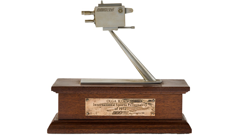 Награда “Человек года”-1972 от ВВС. Фото ha.com Награда “Человек года”-1972 от ВВС. Фото ha.com