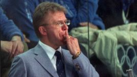 22 февраля 2002 года. Солт-Лейк-Сити. Полуфинал олимпийского турнира. Россия – США – 2:3. Вячеслав ФЕТИСОВ на скамейке сборной России.