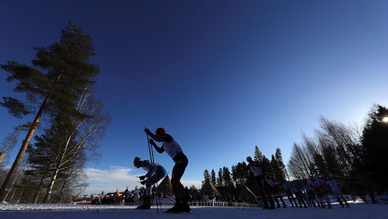 Сергей УСТЮГОВ и Мартин СУНДБЮ во время гонки. Фото REUTERS Сергей УСТЮГОВ и Мартин СУНДБЮ во время гонки. Фото REUTERS