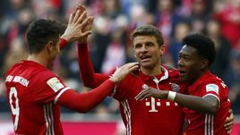 "Бавария": полная сетка мячей в подарок тренеру