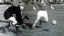 В игре - Владимир МАСЛАЧЕНКО.