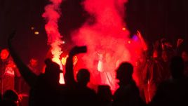 Российские депутаты предлагают легализовать бои между фанатами.