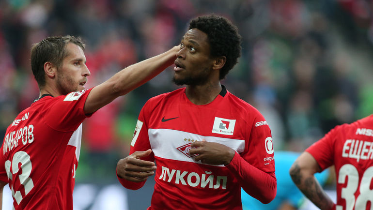 Дмитрий КОМБАРОВ и ЛУИЗ АДРИАНУ. Фото Виталий ТИМКИВ Дмитрий КОМБАРОВ и ЛУИЗ АДРИАНУ. Фото Виталий ТИМКИВ