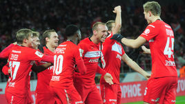 Денис ГЛУШАКОВ с партнерами.