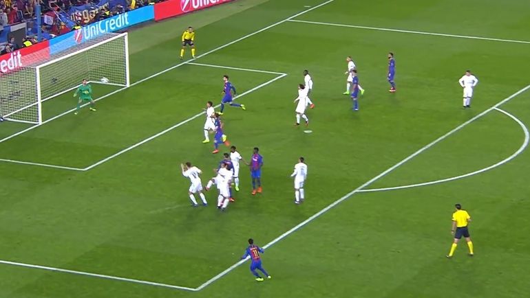 88-я минута. НЕЙМАР (№11) точно бьет со штрафного. 88-я минута. НЕЙМАР (№11) точно бьет со штрафного.