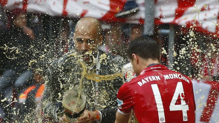 ХАБИ АЛОНСО и Хосеп ГВАРДЬОЛА. Фото REUTERS ХАБИ АЛОНСО и Хосеп ГВАРДЬОЛА. Фото REUTERS