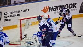 Данис ЗАРИПОВ (№25) снова оформил хет-трик.