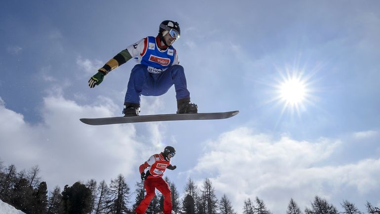 Николай ОЛЮНИН (в синем). Фото AFP Николай ОЛЮНИН (в синем). Фото AFP