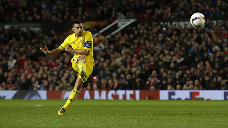 90+6-я минута. Удар Кристиана НОБОА со штрафного. Фото REUTERS 90+6-я минута. Удар Кристиана НОБОА со штрафного. Фото REUTERS