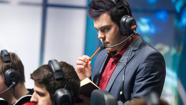 Тренер команды Rox. Тренер команды Rox.