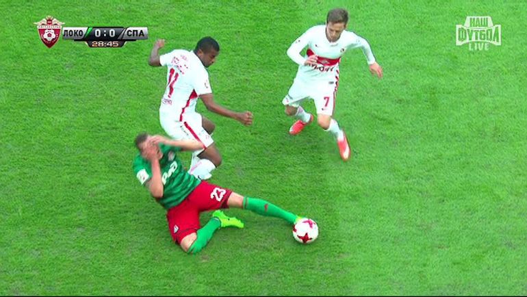 29-я минута. Желтая карточка ФЕРНАНДУ. 29-я минута. Желтая карточка ФЕРНАНДУ.