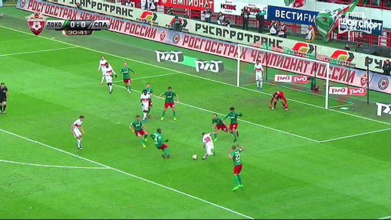 31-я минута. Попадание мяча в руку Виталия ДЕНИСОВА. 31-я минута. Попадание мяча в руку Виталия ДЕНИСОВА.