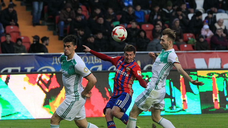 Автор единственного гола ЦСКА Алексей ИОНОВ (по центру). Фото Валентин КОБЫЩА, ФК ЦСКА Автор единственного гола ЦСКА Алексей ИОНОВ (по центру). Фото Валентин КОБЫЩА, ФК ЦСКА