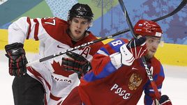 На данный момент шанс увидеть Александра ОВЕЧКИНА (справа) и Сидни КРОСБИ в новом олимпийском противостоянии близок к нулю.