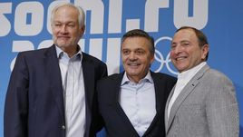 Рене ФАЗЕЛЬ (в центре), Гэри БЭТТМЕН (справа) и Дональд ФЕР в олимпийском Сочи-2014: встретятся ли они в Пхенчхане-2018?