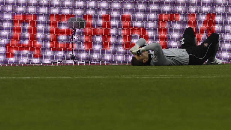 Чем острее становится борьба за титул, тем громче говорят о стимулировании – практике, когда одни клубы финансово поощряют другие за успешные матчи против третьих. Фото Александр ВИЛЬФ Чем острее становится борьба за титул, тем громче говорят о стимулировании – практике, когда одни клубы финансово поощряют другие за успешные матчи против третьих. Фото Александр ВИЛЬФ