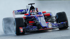 Март. Барселона. Даниил КВЯТ готовится к новому сезону.