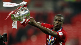 Из телефонной будки в "Театр мечты". Кто такой Эрик Байи